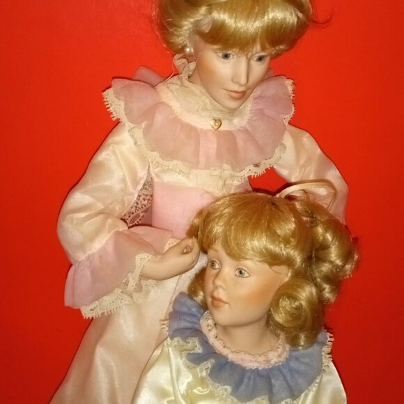 DANBURY MINT PORCELAIN MOTHER & DAUGHTER DOLLS CALLED " A MOTHER' LOVING TOUCH" - Picture 4 of 16
